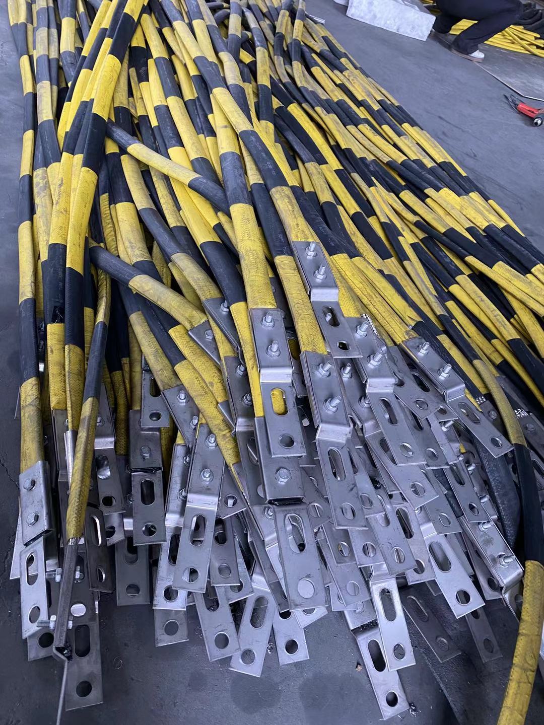 40×5石墨基柔性接地体 40×6铠装式石墨引下线 B300石墨基柔性降阻布J30快装式离子型石墨接地极